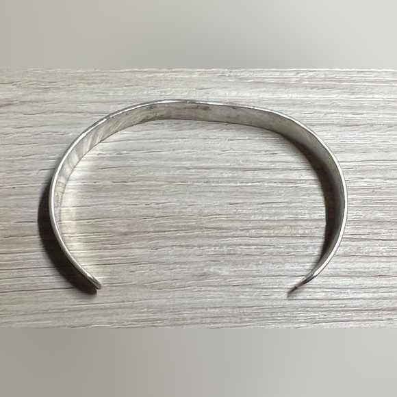 Vintage Native Handmade Maisels Sterling Silver Etched Cuff Bracelet, Size Small - Picture 5 of 7